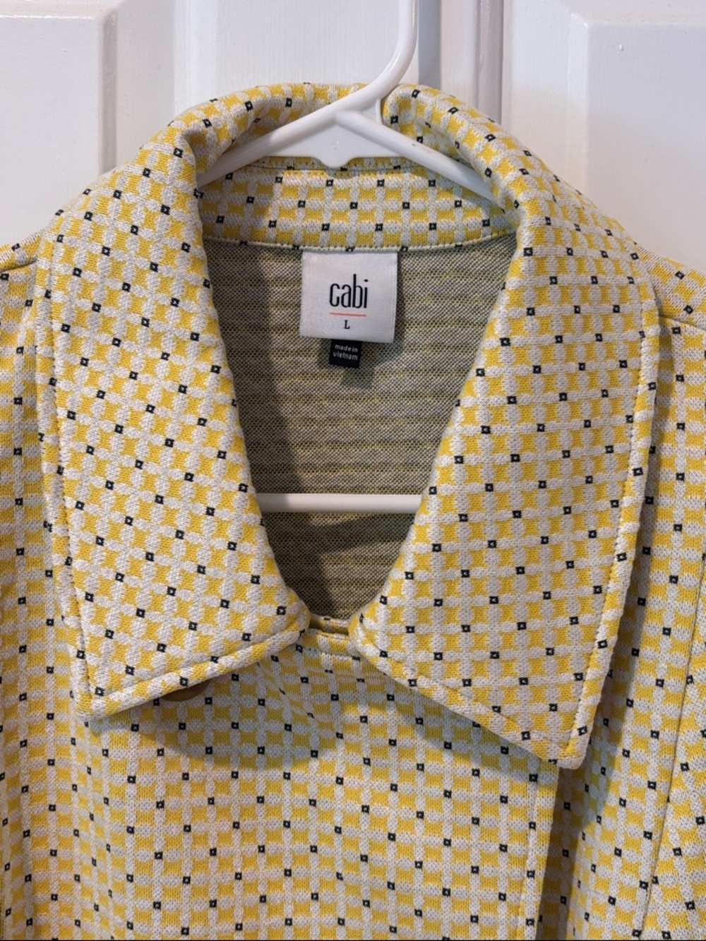 CAbi Hobnob Topper NWOT Size L Daffodil - Picture 3 of 6